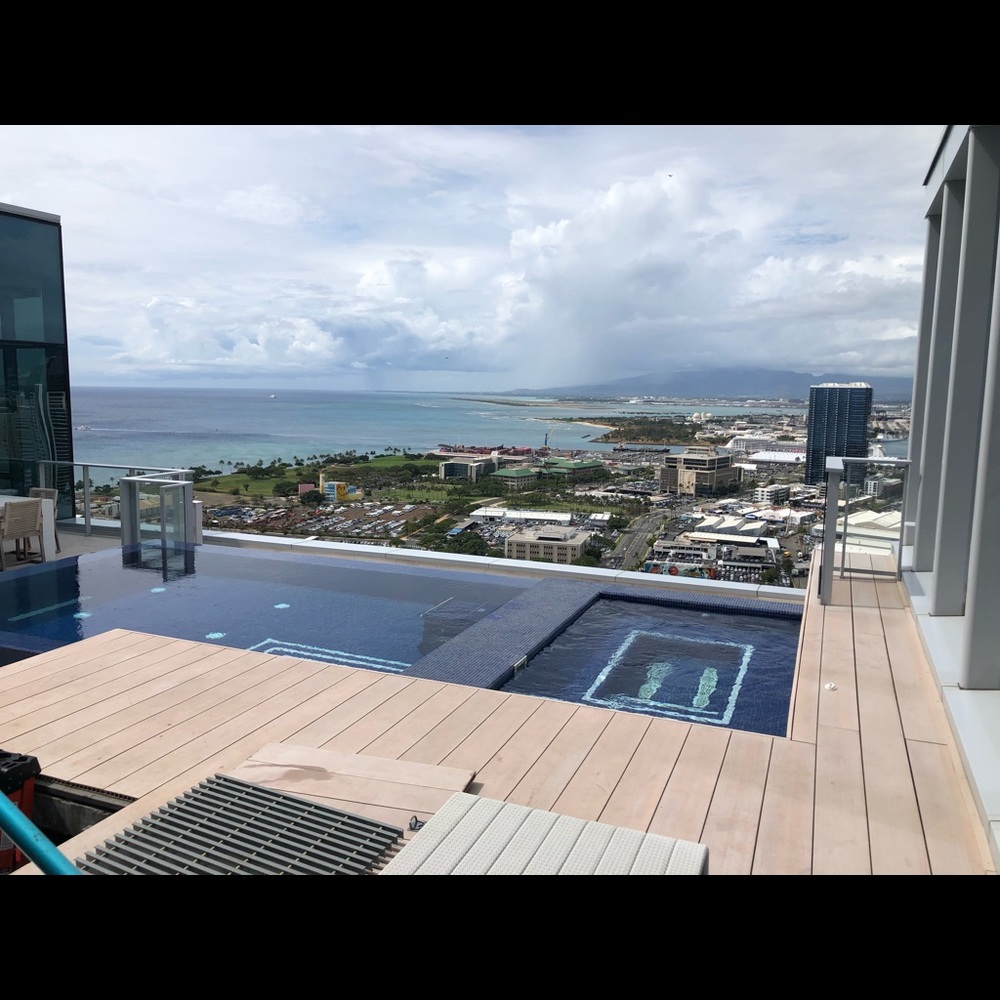 Meet your Posher, Elie